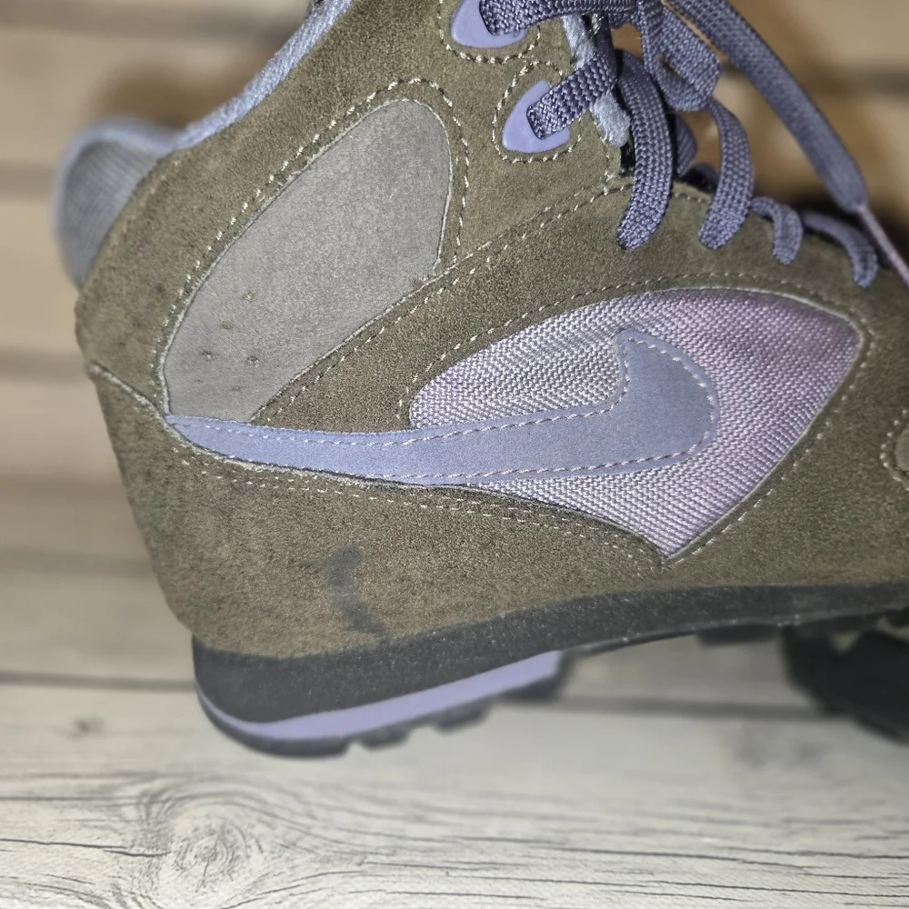Vintage Nike Air 90's Caldera Boots Gray Purple Womens US Size 8 Outdoor Hiking - Picture 9 of 11